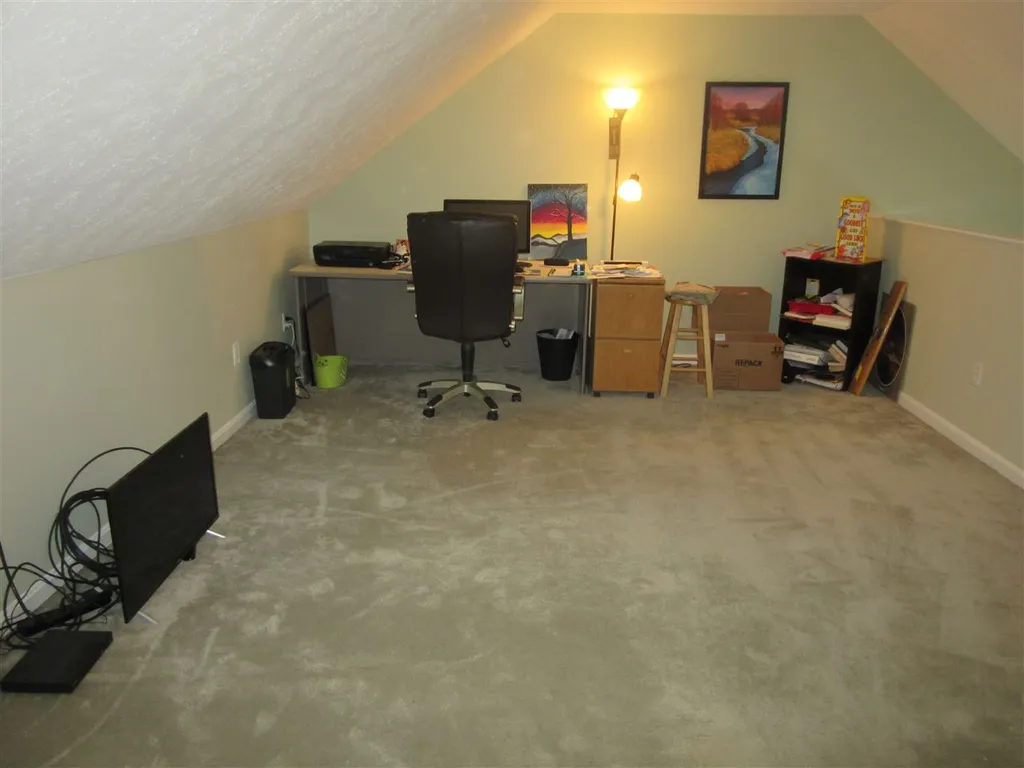 16 E Meadow Way Manchester NH 03109