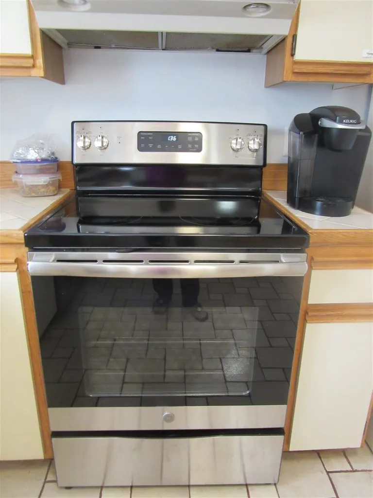 16 E Meadow Way Manchester NH 03109