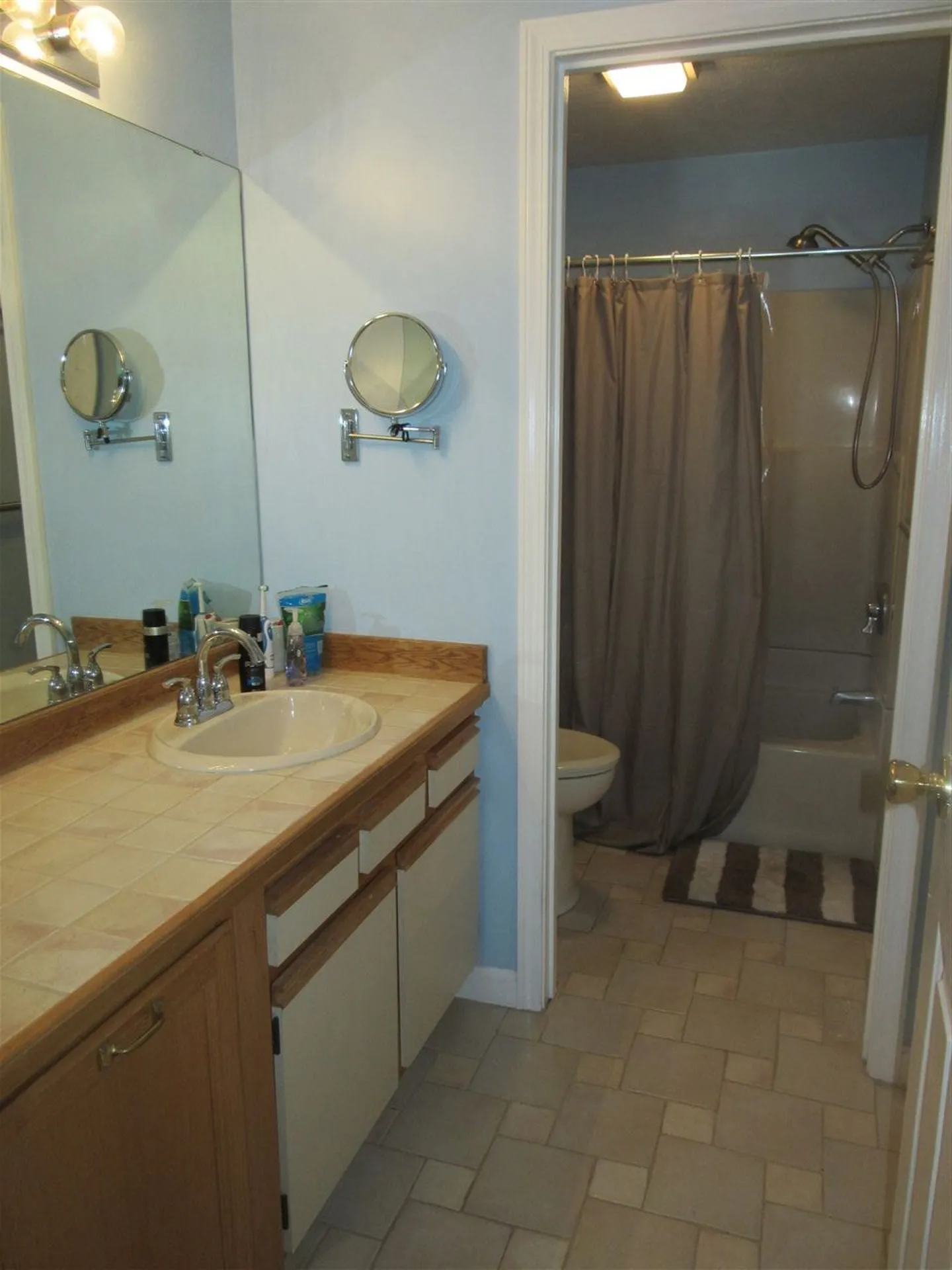 16 E Meadow Way Manchester NH 03109