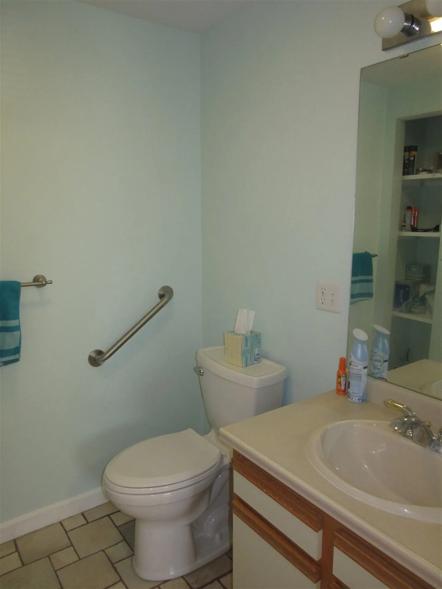 16 E Meadow Way Manchester NH 03109