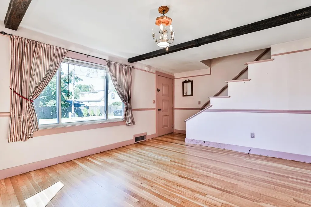 9 Belle Aire Avenue Nashua NH 03060