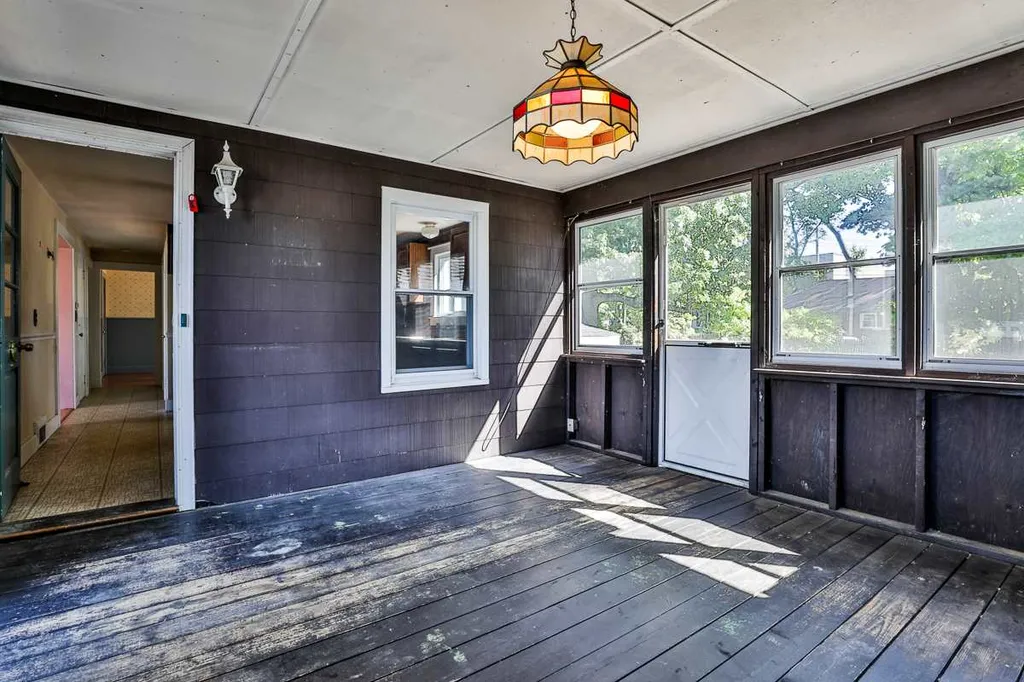 9 Belle Aire Avenue Nashua NH 03060