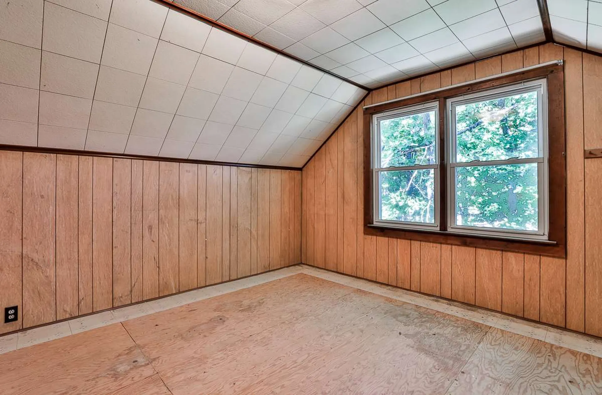 9 Belle Aire Avenue Nashua NH 03060