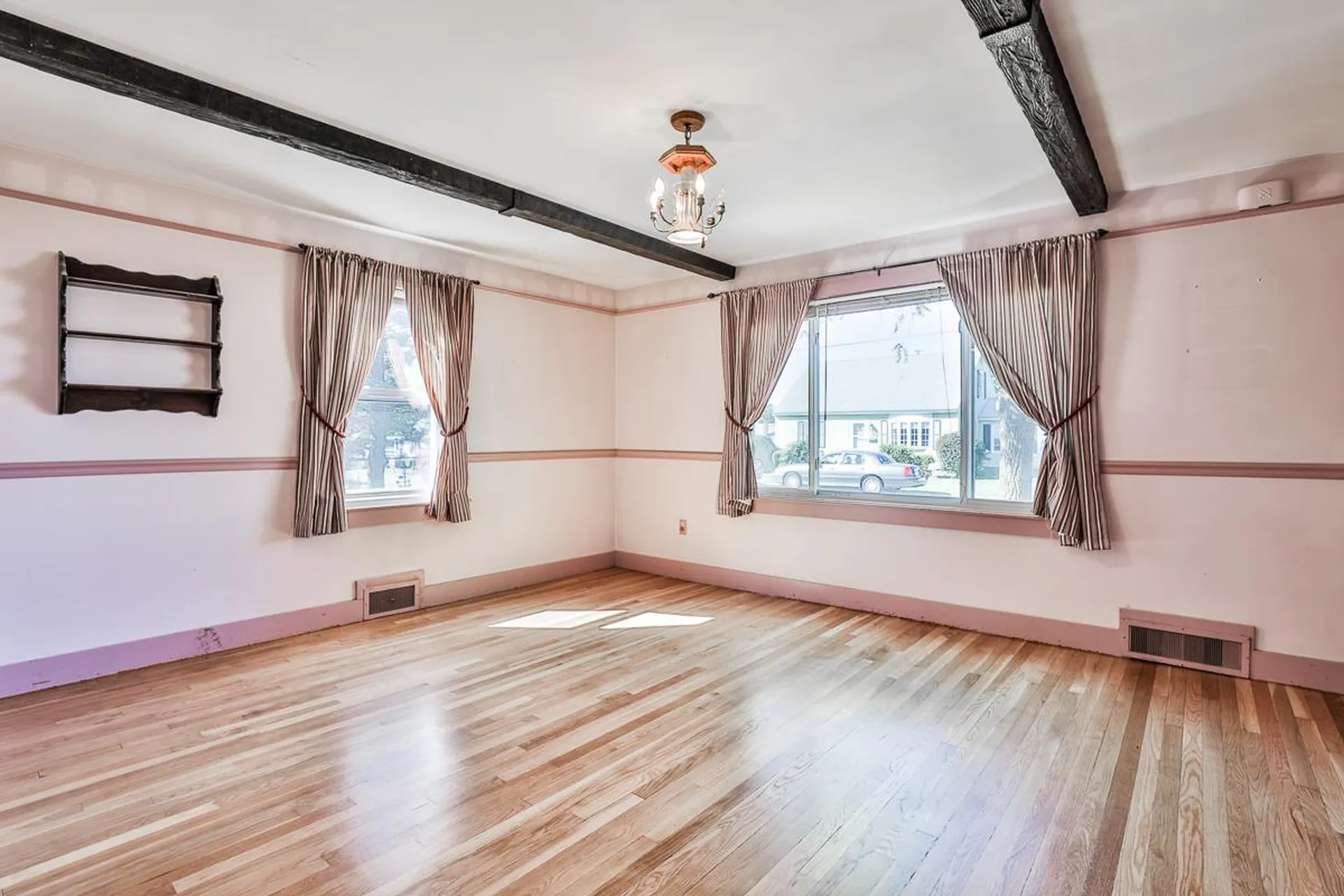 9 Belle Aire Avenue Nashua NH 03060