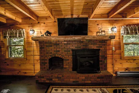 38 Old Driftway Hillsborough NH 03244