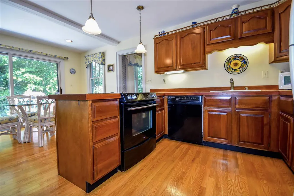 10 Foxtail Drive York ME 03909