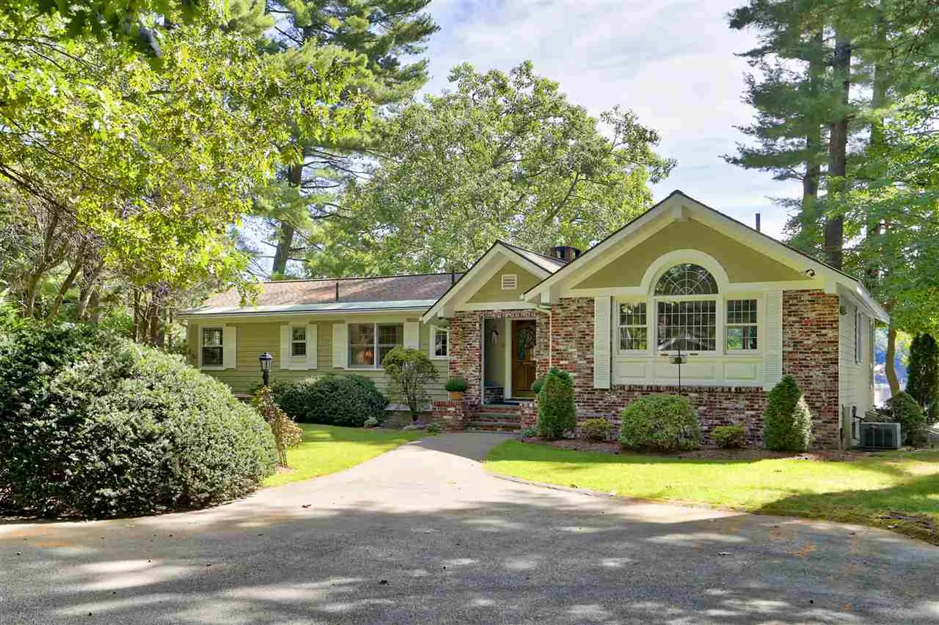 42 Gaumont Road Windham NH 03087