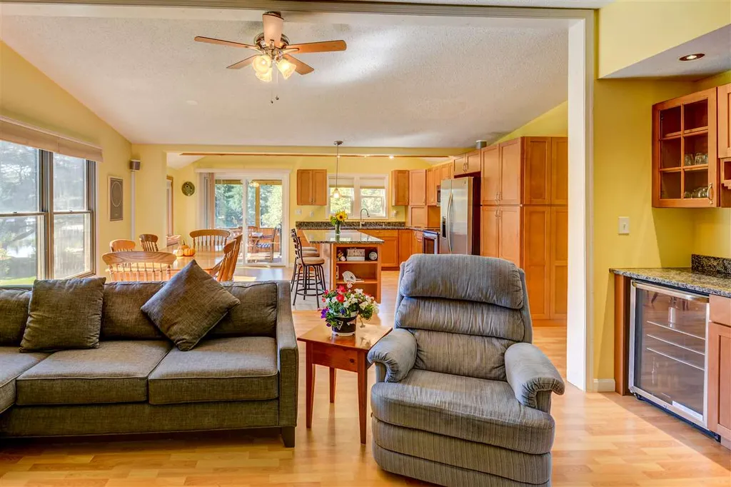 125 Hanson Drive Moultonborough NH 03254