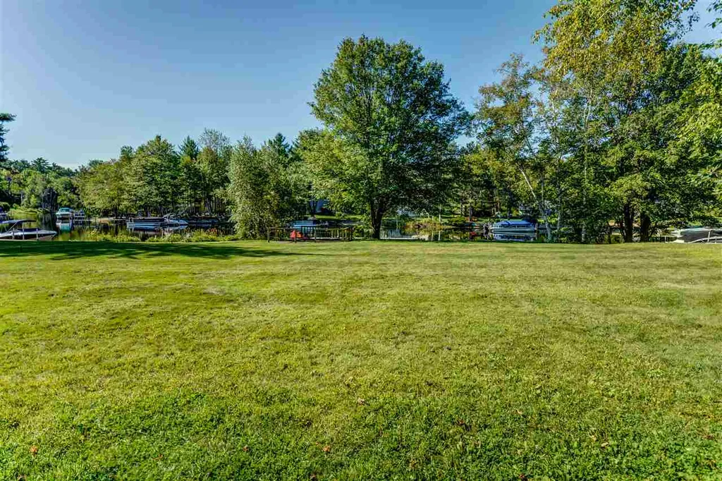 125 Hanson Drive Moultonborough NH 03254