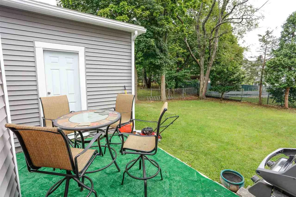 76 Sunset Road Portsmouth NH 03801