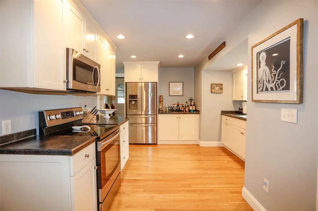 76 Sunset Road Portsmouth NH 03801