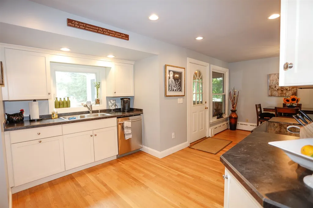 76 Sunset Road Portsmouth NH 03801