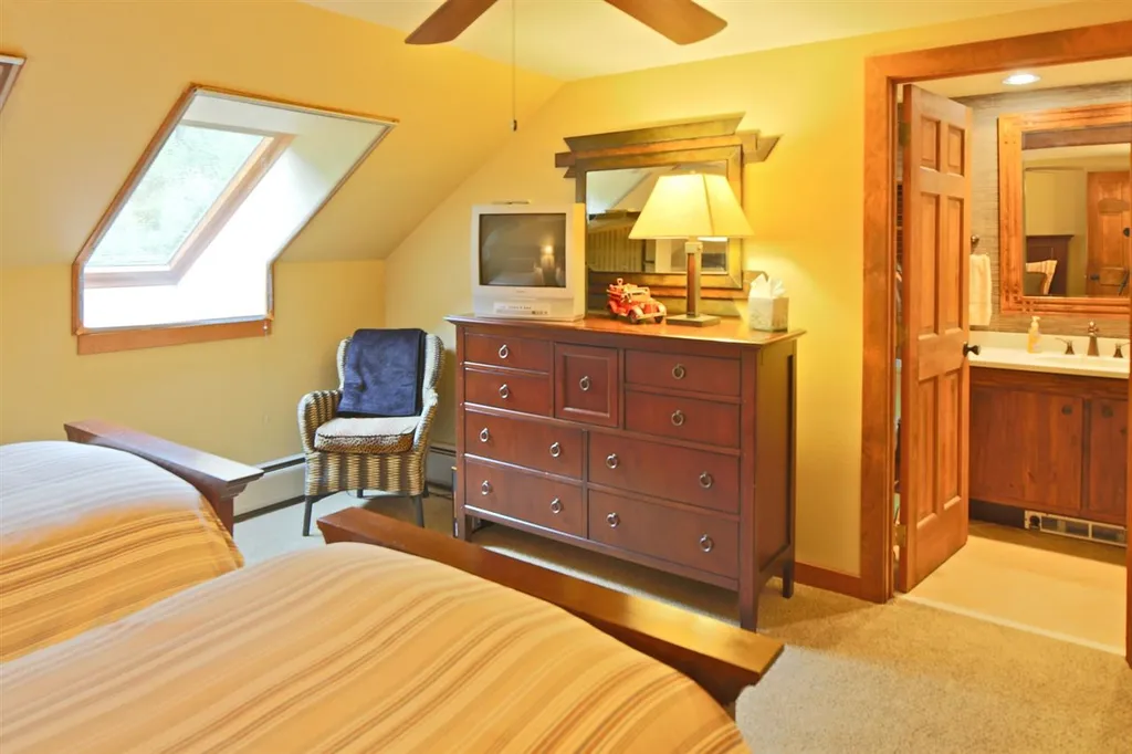 1226 East Ash Road Plymouth VT 05056