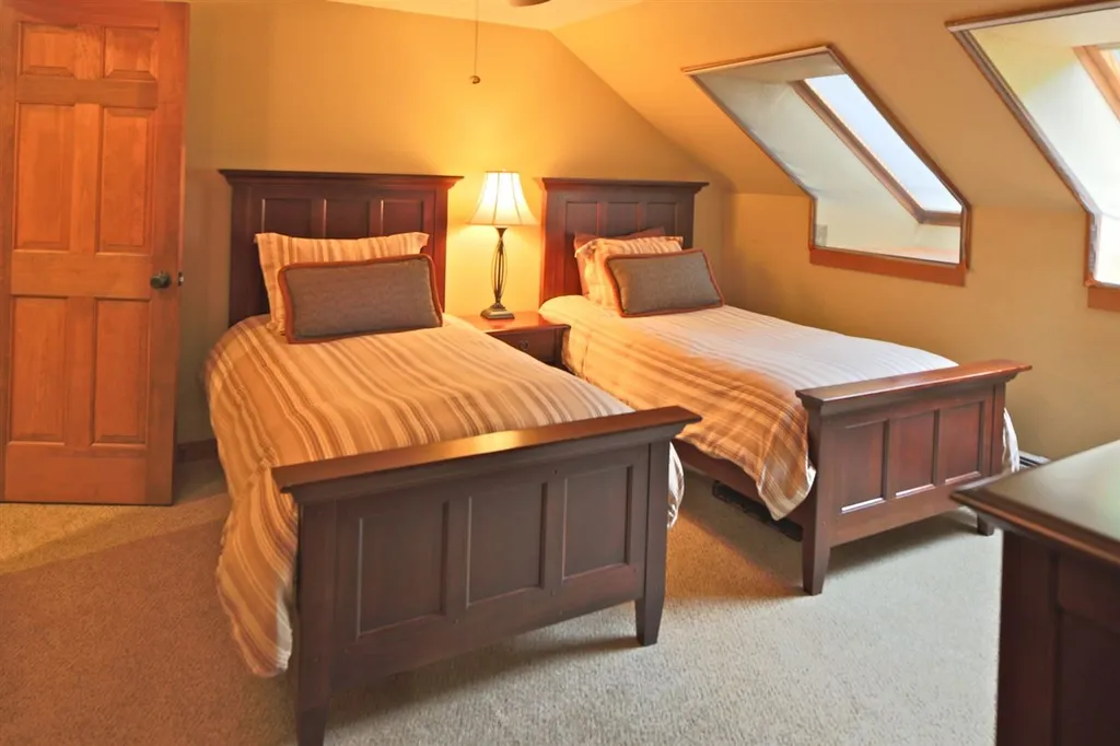 1226 East Ash Road Plymouth VT 05056