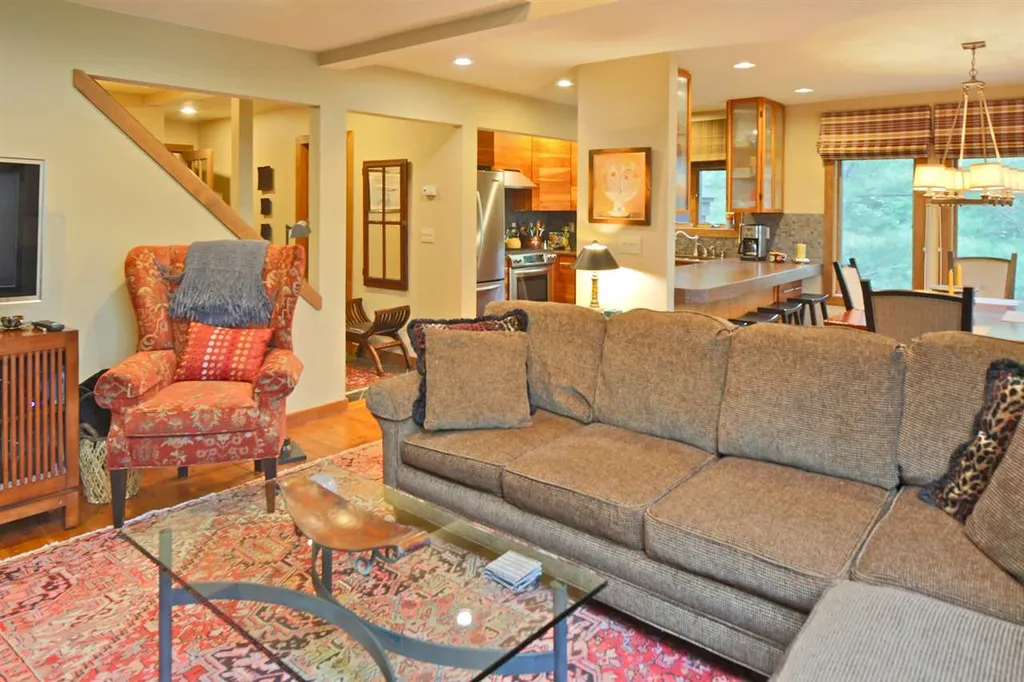 1226 East Ash Road Plymouth VT 05056