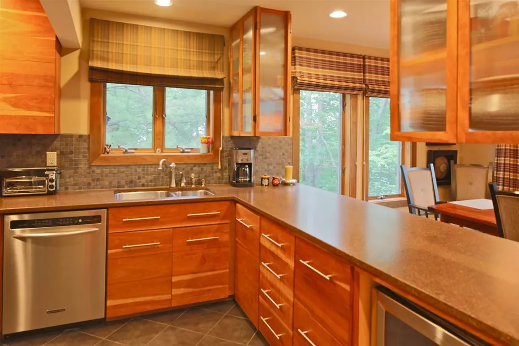 1226 East Ash Road Plymouth VT 05056