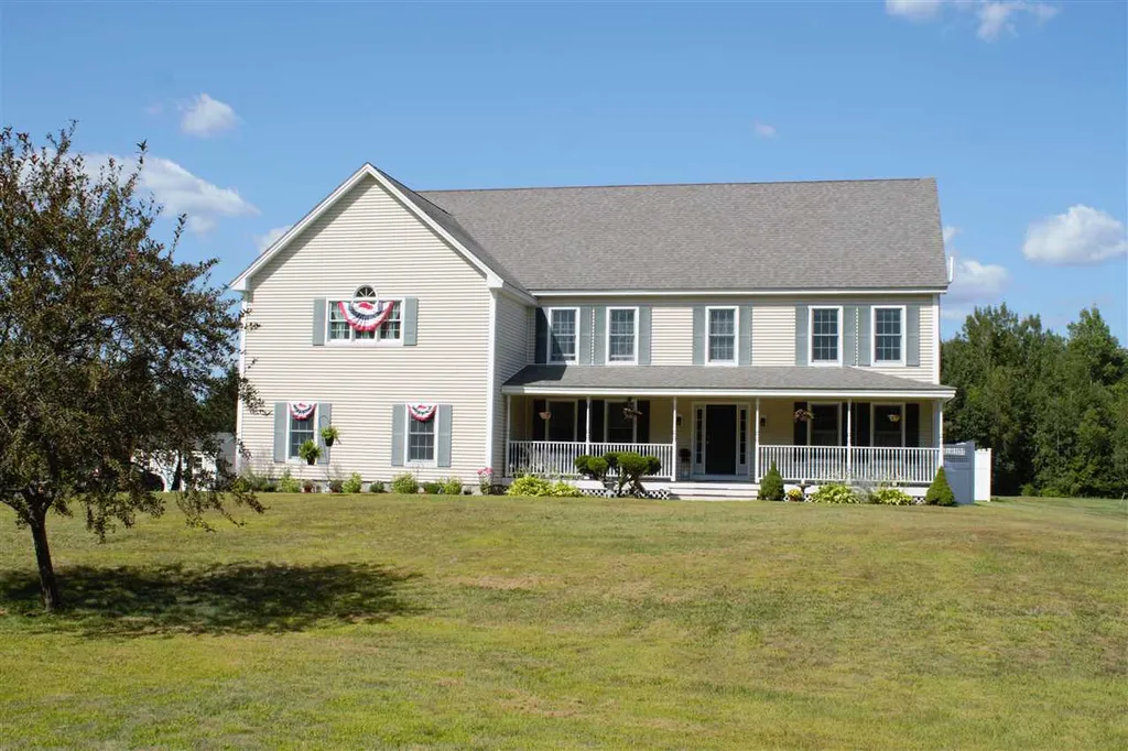 59 Tolend Road Barrington NH 03825
