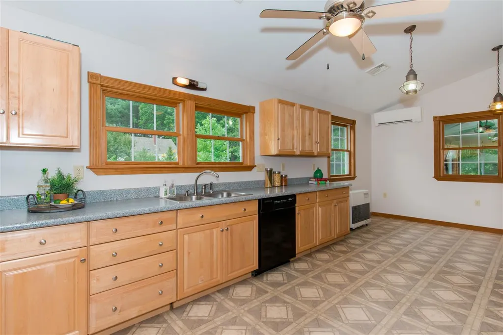 4a Smithwell Road Dover NH 03820