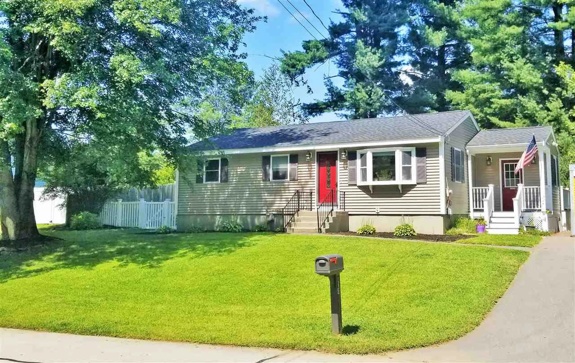 10 Yarmouth Drive Nashua NH 03062