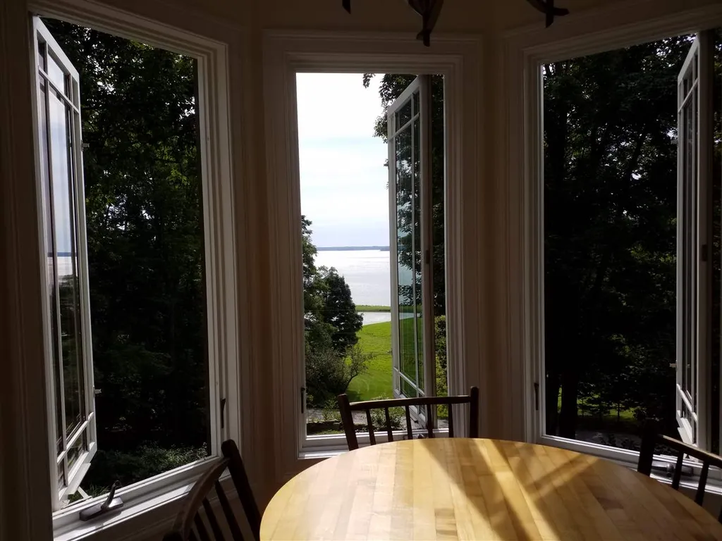 213 Bay Road Newmarket NH 03857