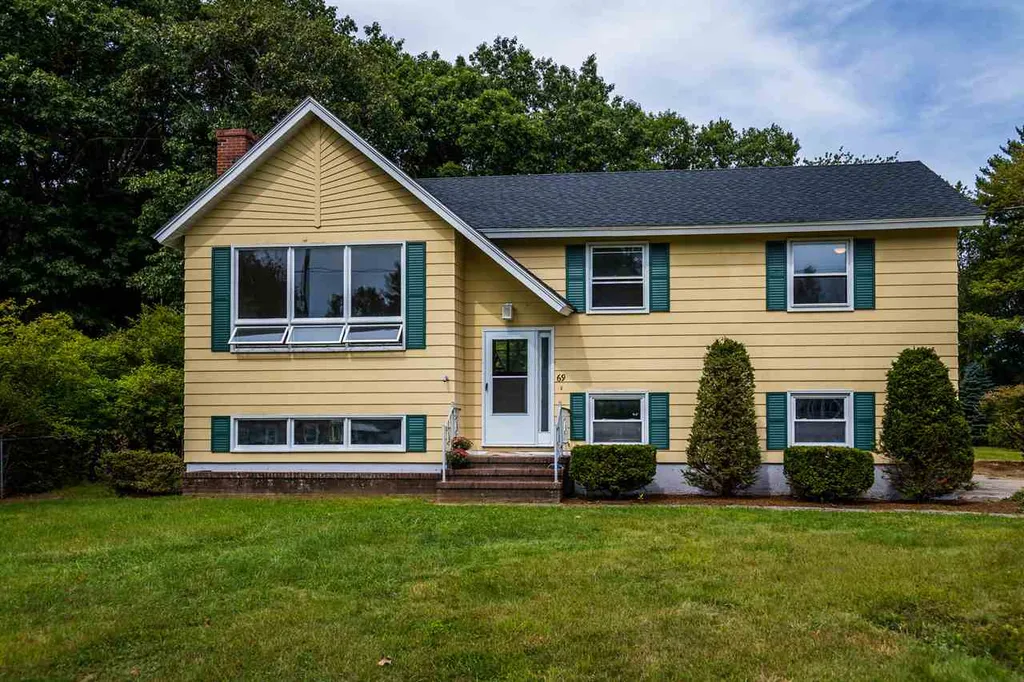 69 Bartlett Avenue Somersworth NH 03878