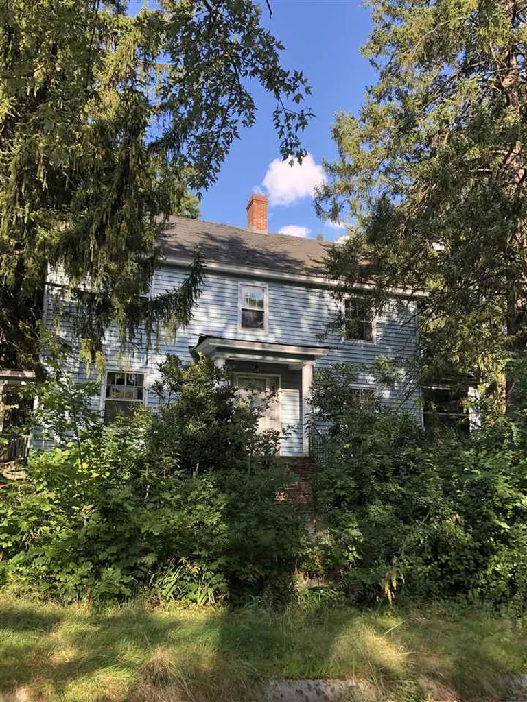 11 Dinsmore Street Nashua NH 03064