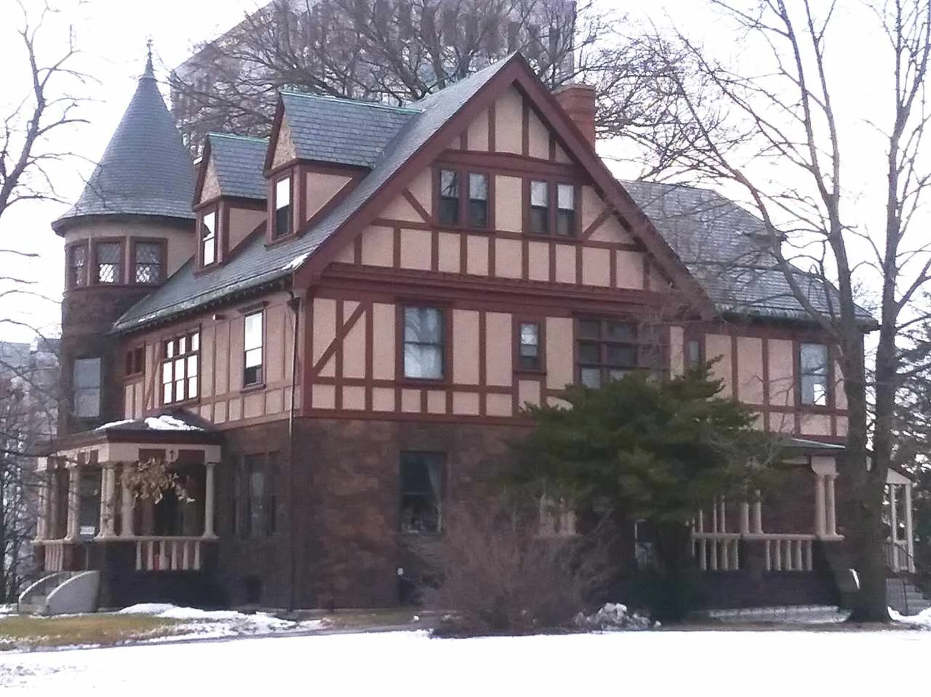 1800 Elm Street Manchester NH 03104