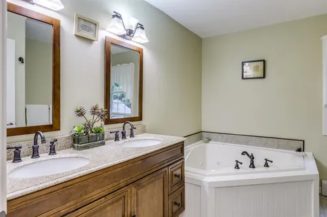 66 Kent Locke Circle Alton NH 03809