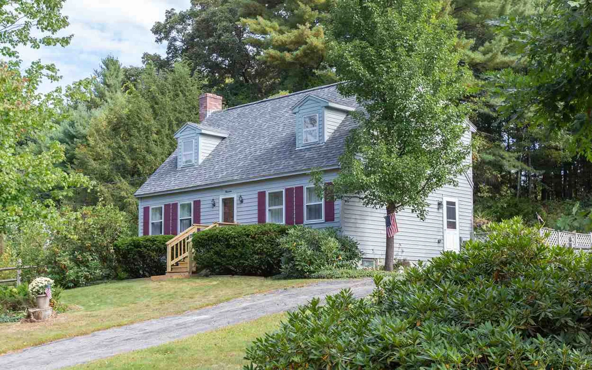 19 Pioneer Drive Nashua NH 03062