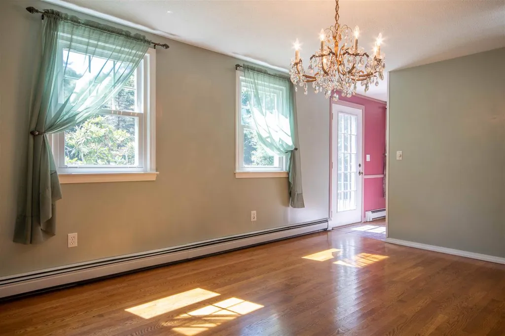 3 Gordon Drive Londonderry NH 03053