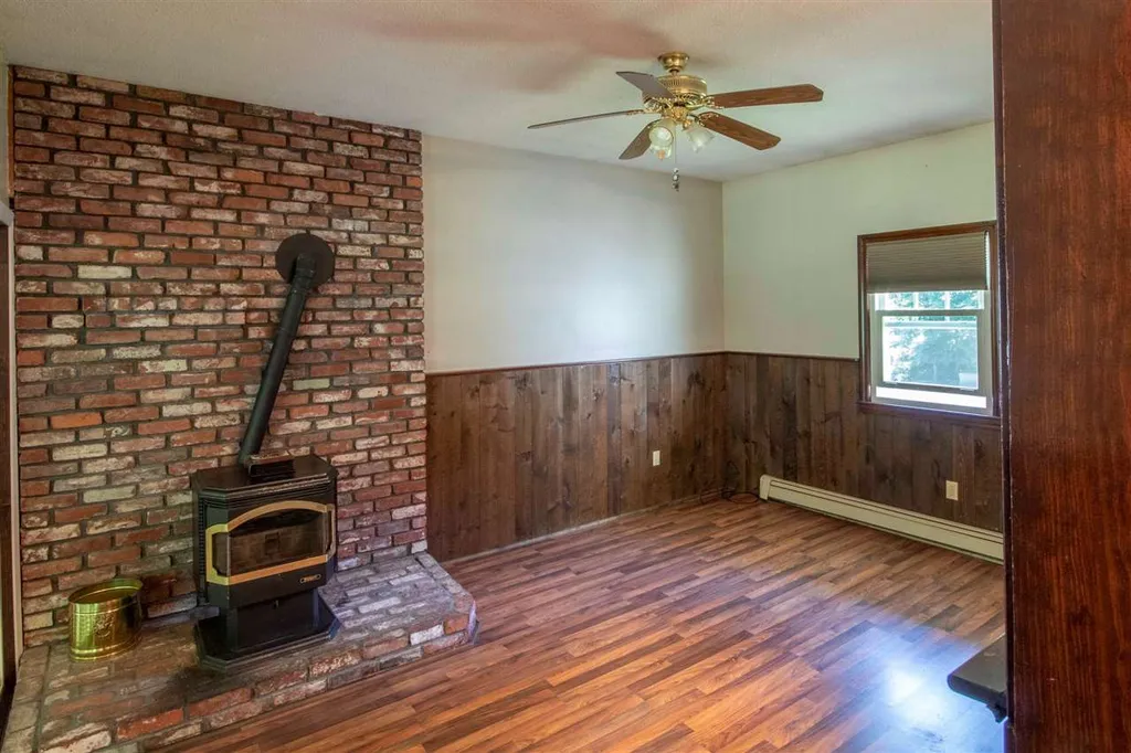 3 Gordon Drive Londonderry NH 03053