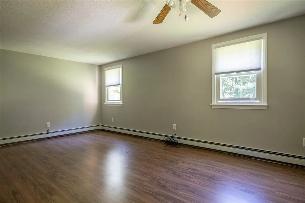 3 Gordon Drive Londonderry NH 03053