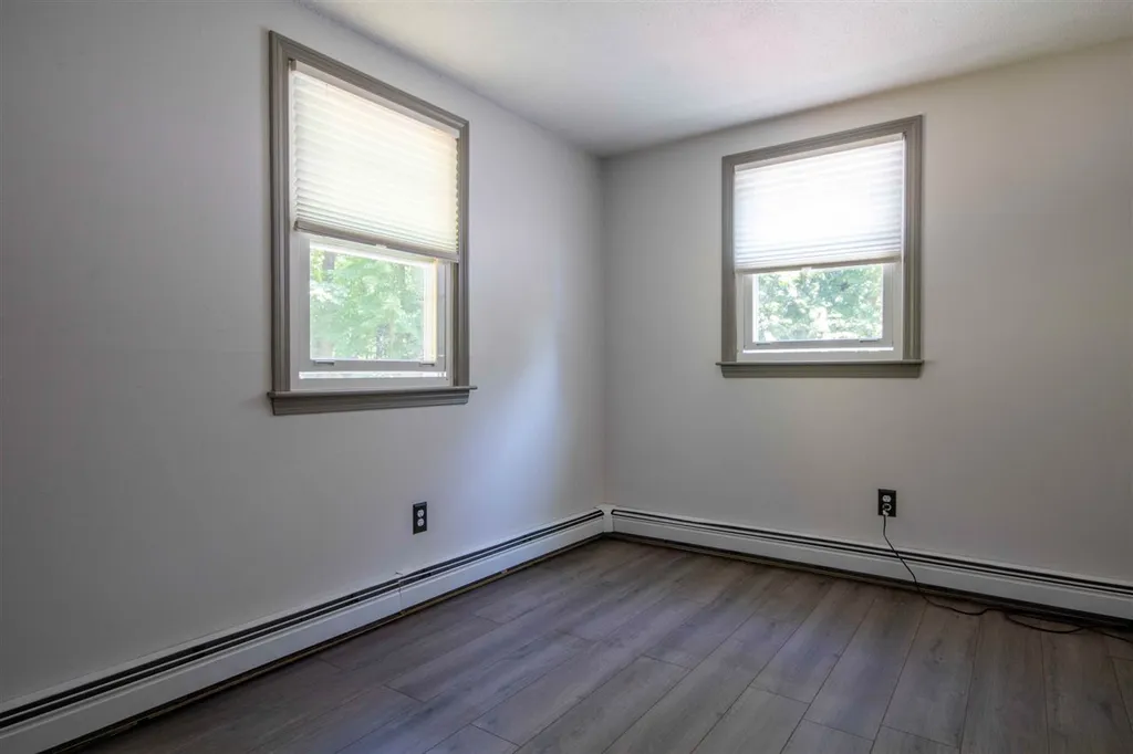 3 Gordon Drive Londonderry NH 03053