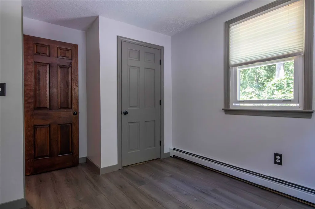 3 Gordon Drive Londonderry NH 03053