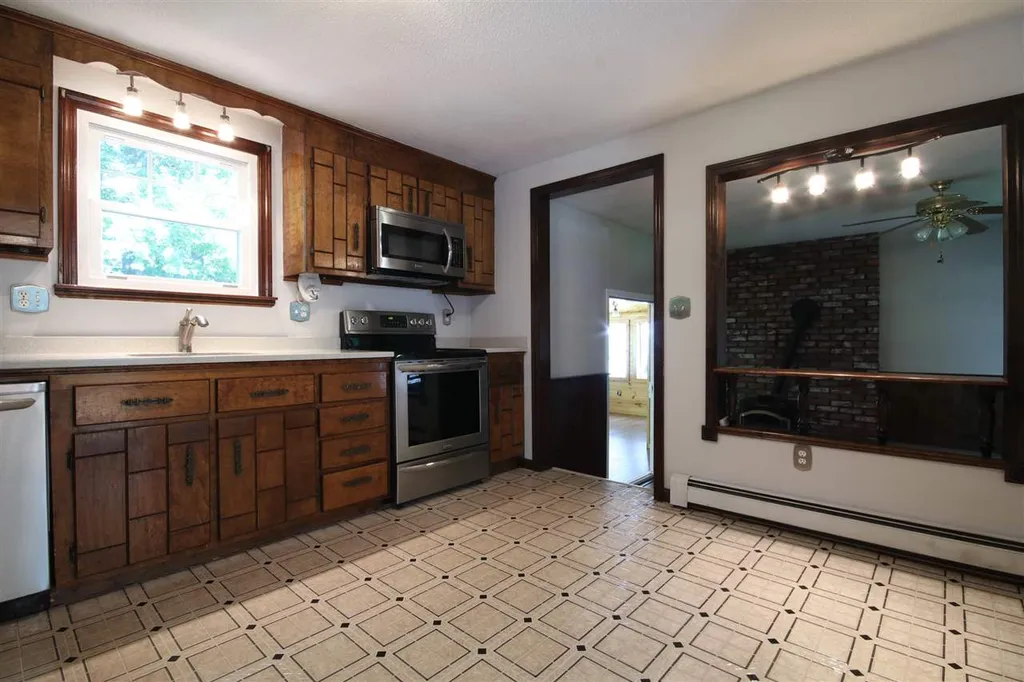 3 Gordon Drive Londonderry NH 03053