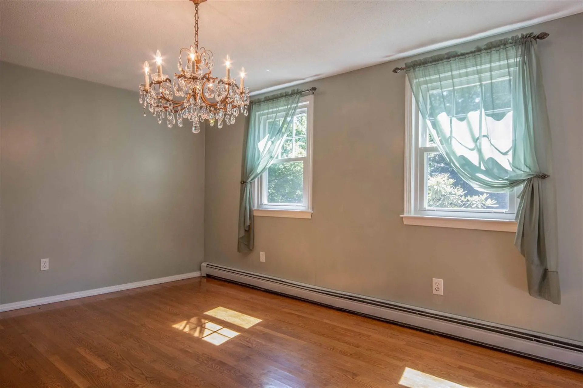3 Gordon Drive Londonderry NH 03053