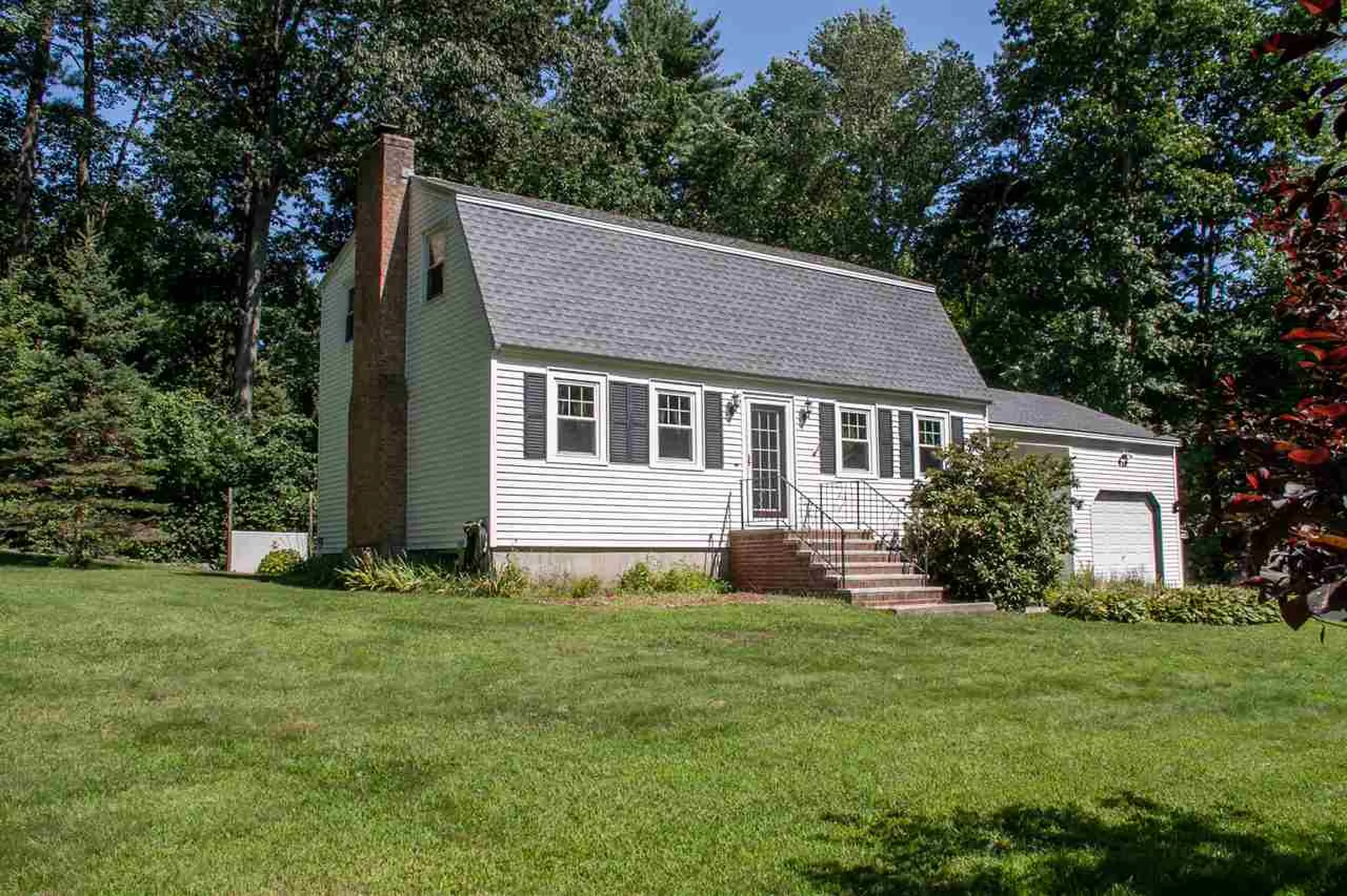 3 Gordon Drive Londonderry NH 03053