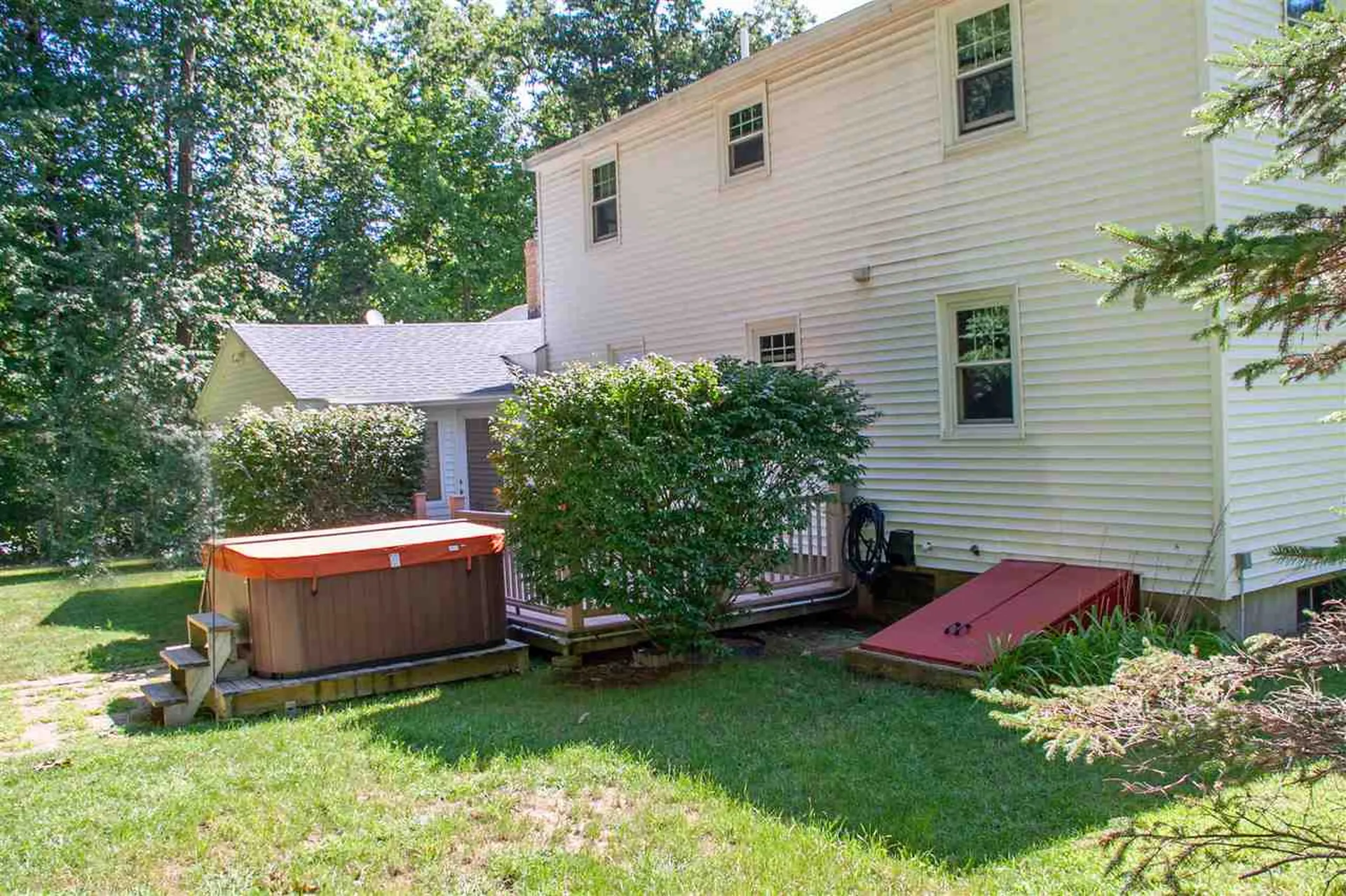 3 Gordon Drive Londonderry NH 03053