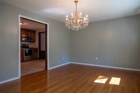 3 Gordon Drive Londonderry NH 03053