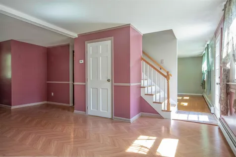 3 Gordon Drive Londonderry NH 03053