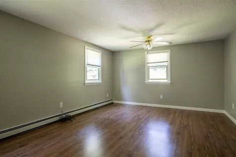 3 Gordon Drive Londonderry NH 03053