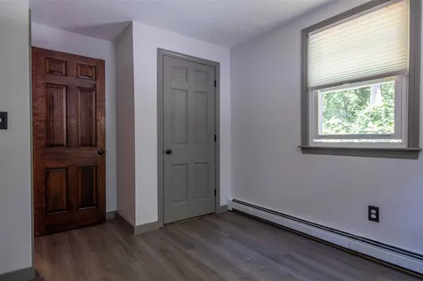 3 Gordon Drive Londonderry NH 03053