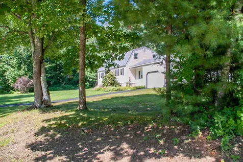 3 Gordon Drive Londonderry NH 03053