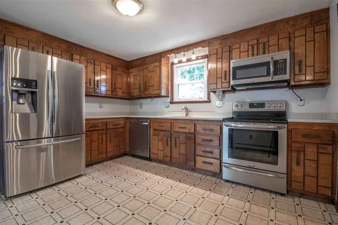 3 Gordon Drive Londonderry NH 03053
