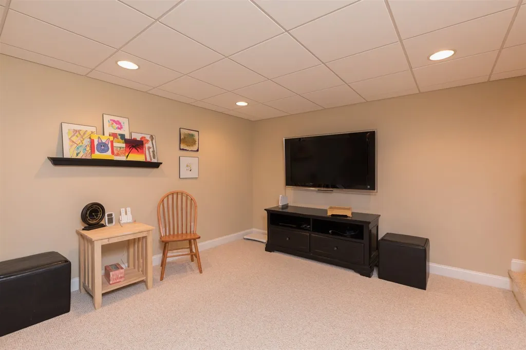 39 Overlook Drive Dover NH 03820