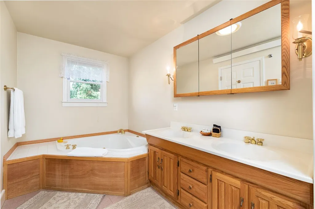 3552 White Mountain Highway Conway NH 03860