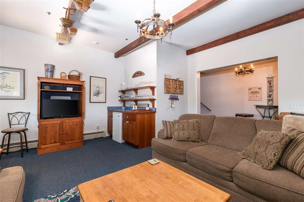 3552 White Mountain Highway Conway NH 03860