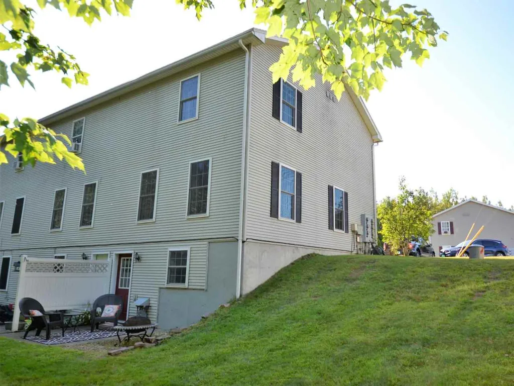 54 Colonial Road Fairfax VT 05454