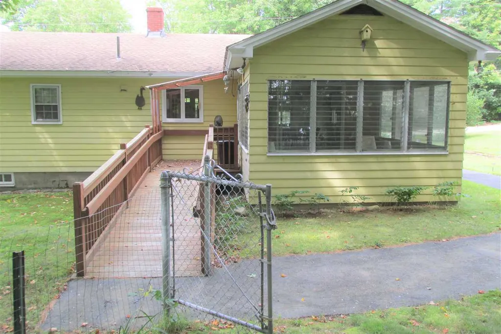 5 Hillview Terrace Farmington NH 03835
