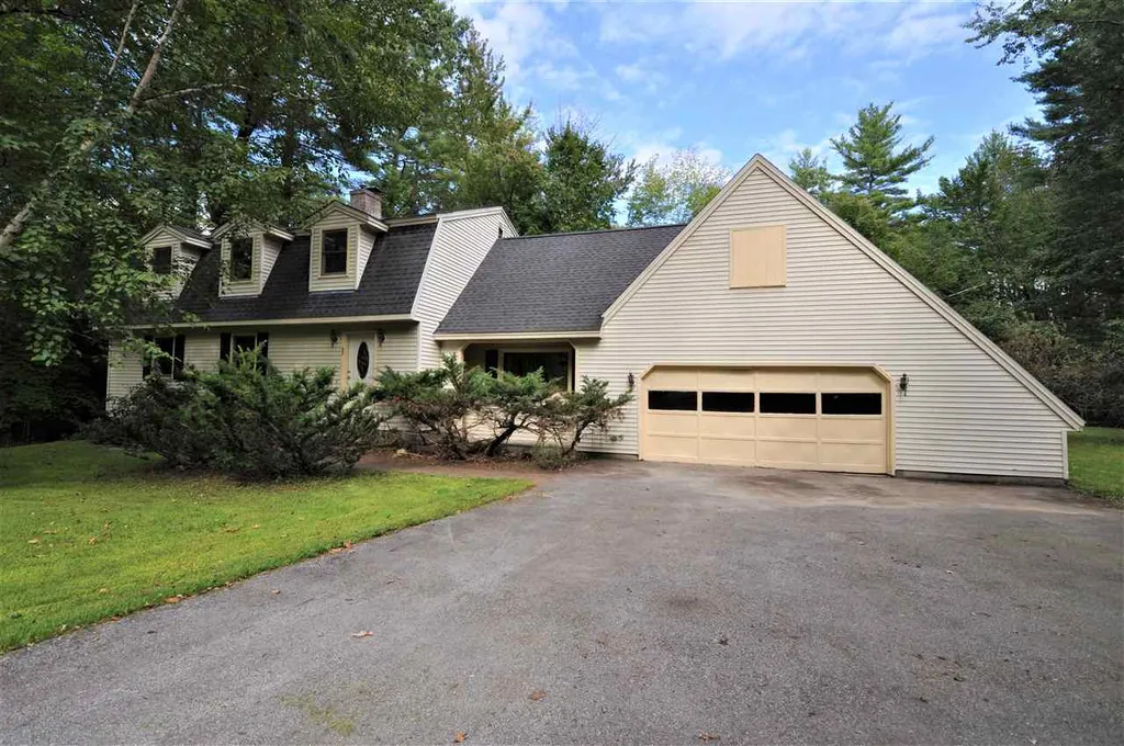 65 Wallace Road Goffstown NH 03045